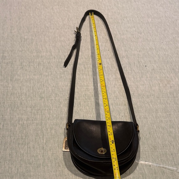 Coach vintage Black Leather Crossbody Bag - Picture 12 of 16